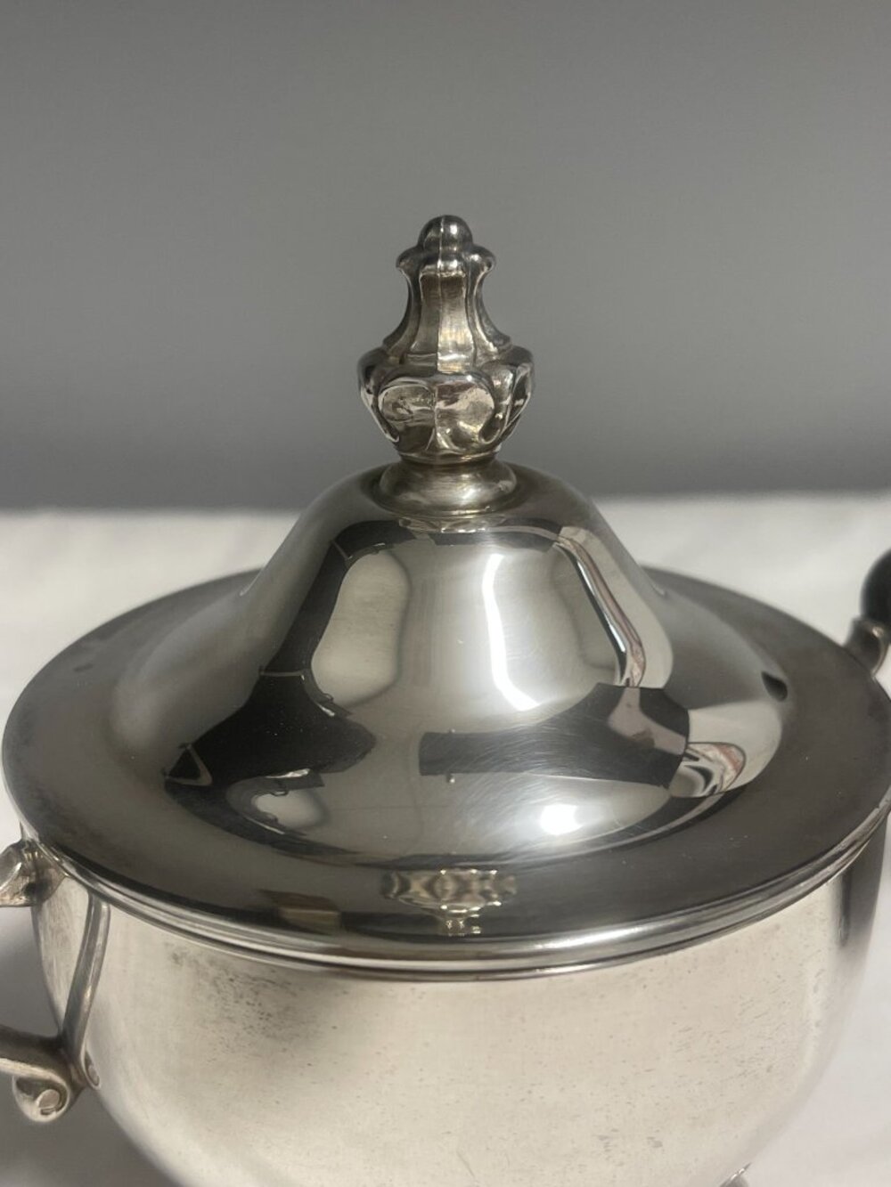 Wm Rogers Silverplate Creamer & Covered Sugar Bowl Set - Picture 5 of 11